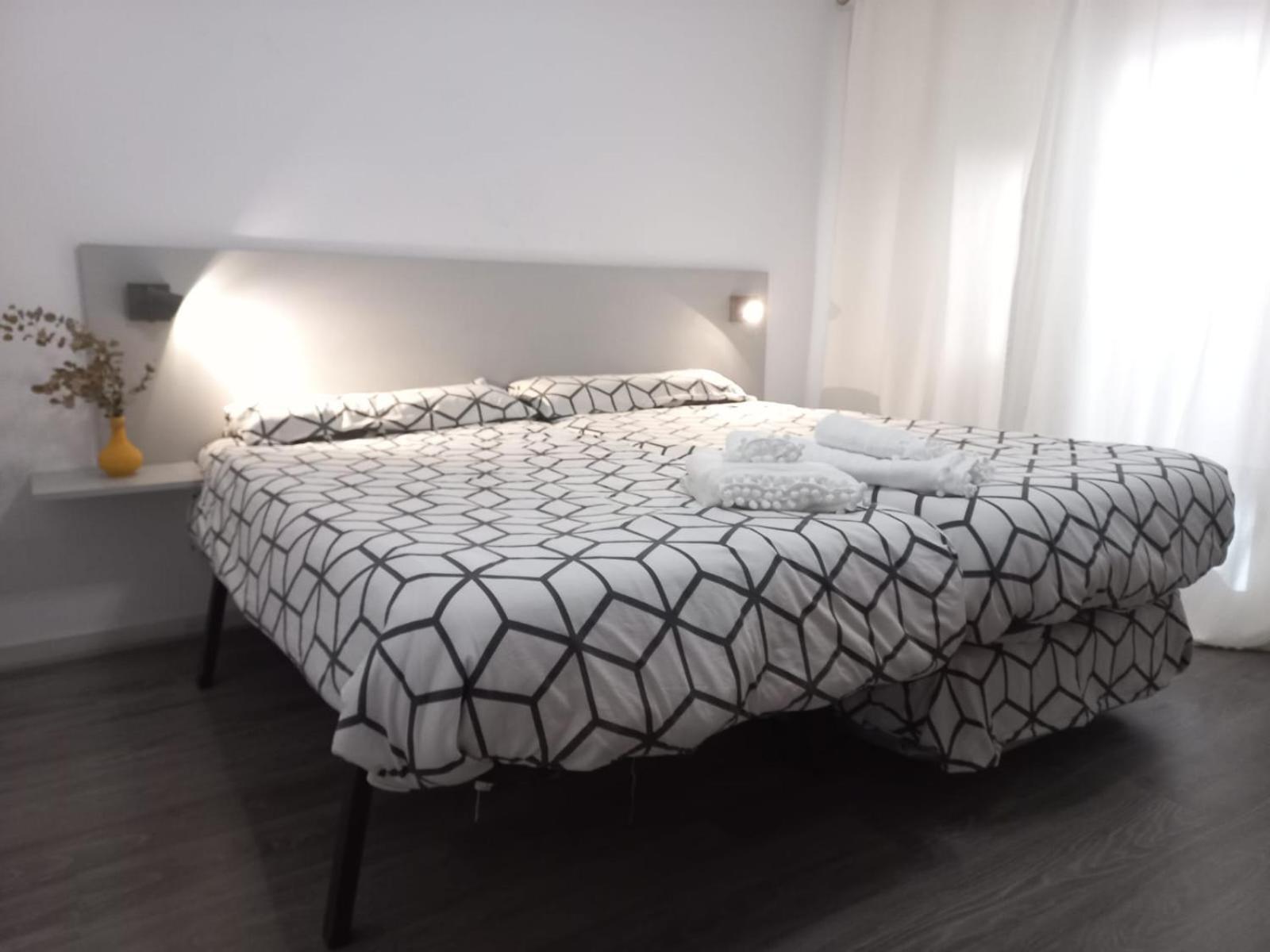 Apartamentos Centricos A 10 Min De La Playa Almeria Ngoại thất bức ảnh